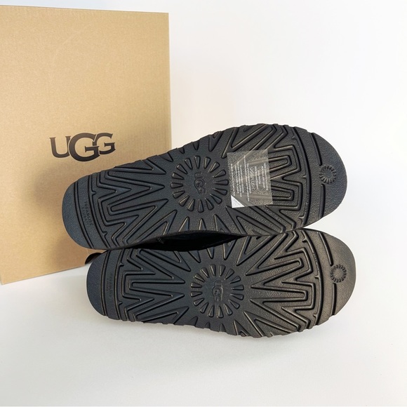 ‼️SOLD‼️UGG Classic Ultra Mini Chopd Black Boots - Picture 8 of 9